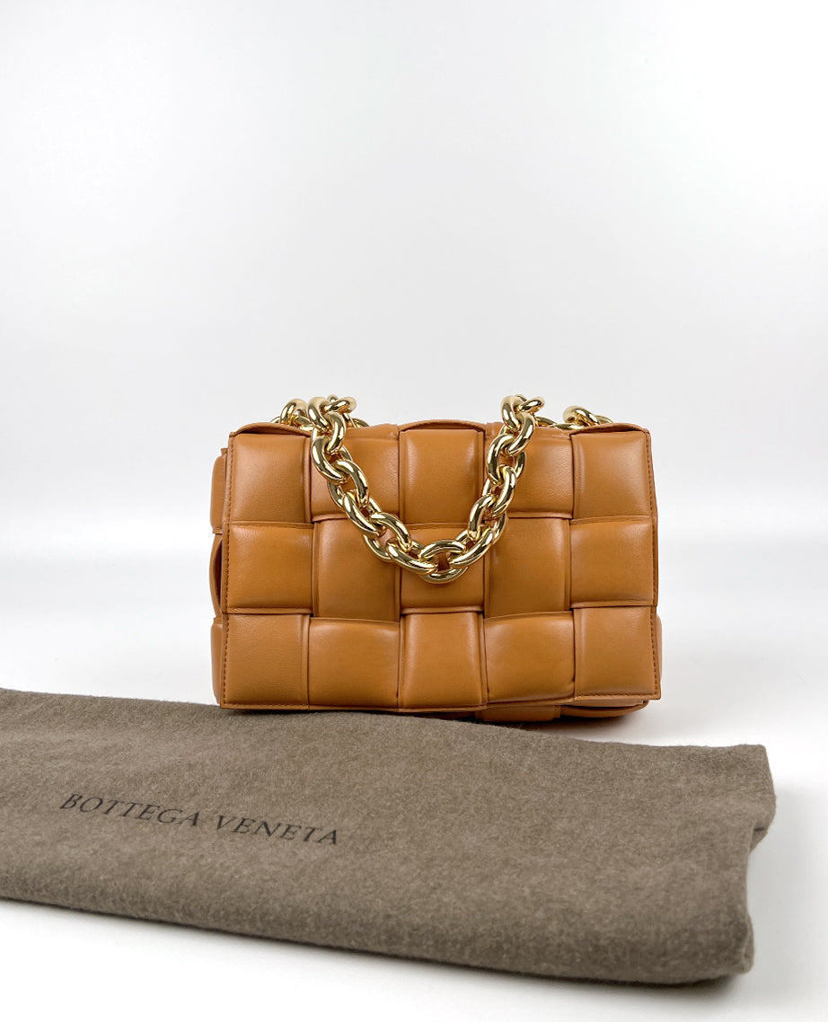 Bottega Veneta Chain Cassette Padded Intreccio Caramel – Luxury Helsinki