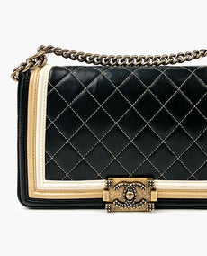 Chanel Boy Medium Black Gold laukku GHW