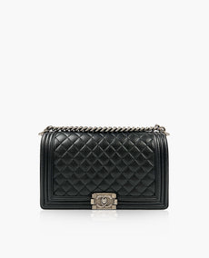 Chanel Boy New Medium Black Caviar käsilaukku RHW