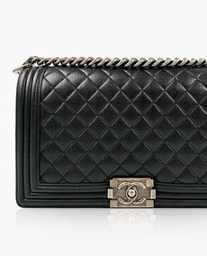 Chanel Boy New Medium Black Caviar käsilaukku RHW