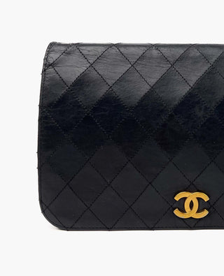 Chanel Timeless Classic vintage läppälaukku musta GHW