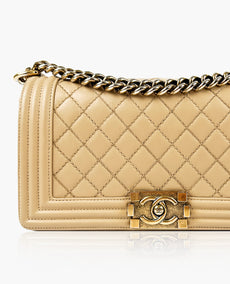 Chanel Boy Old Medium Beige tikattu lampaannahka GHW