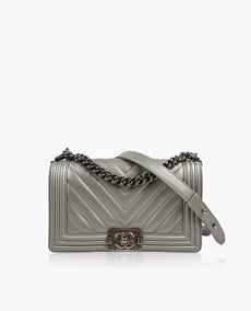 Chanel Metallic Caviar Chevron Medium Boy hopea RHW