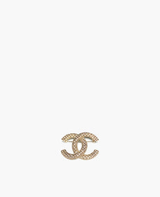 Chanel CC samppanjarintaneula kristalleilla