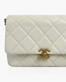 Chanel 22P Melody On Chain White Ivory GBHW pieni läppälaukku