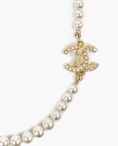 Chanel Pearl CC Champagne Choker -kaulakoru