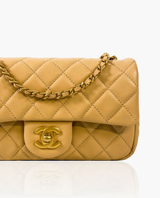 Chanel Mini suorakulmainen Pearl Crush tikattu beige lampaannahka Aged GHW