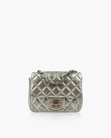 Chanel Mini Square Metallinen hopea lampaannahka SHW