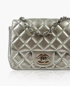 Chanel Mini Square Metallinen hopea lampaannahka SHW