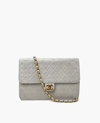 Chanel Timeless Classic vintage läppälaukku valkoinen GHW