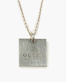 Gucci Sterling Silver Trademark Logo Square Riipus kaulakoru