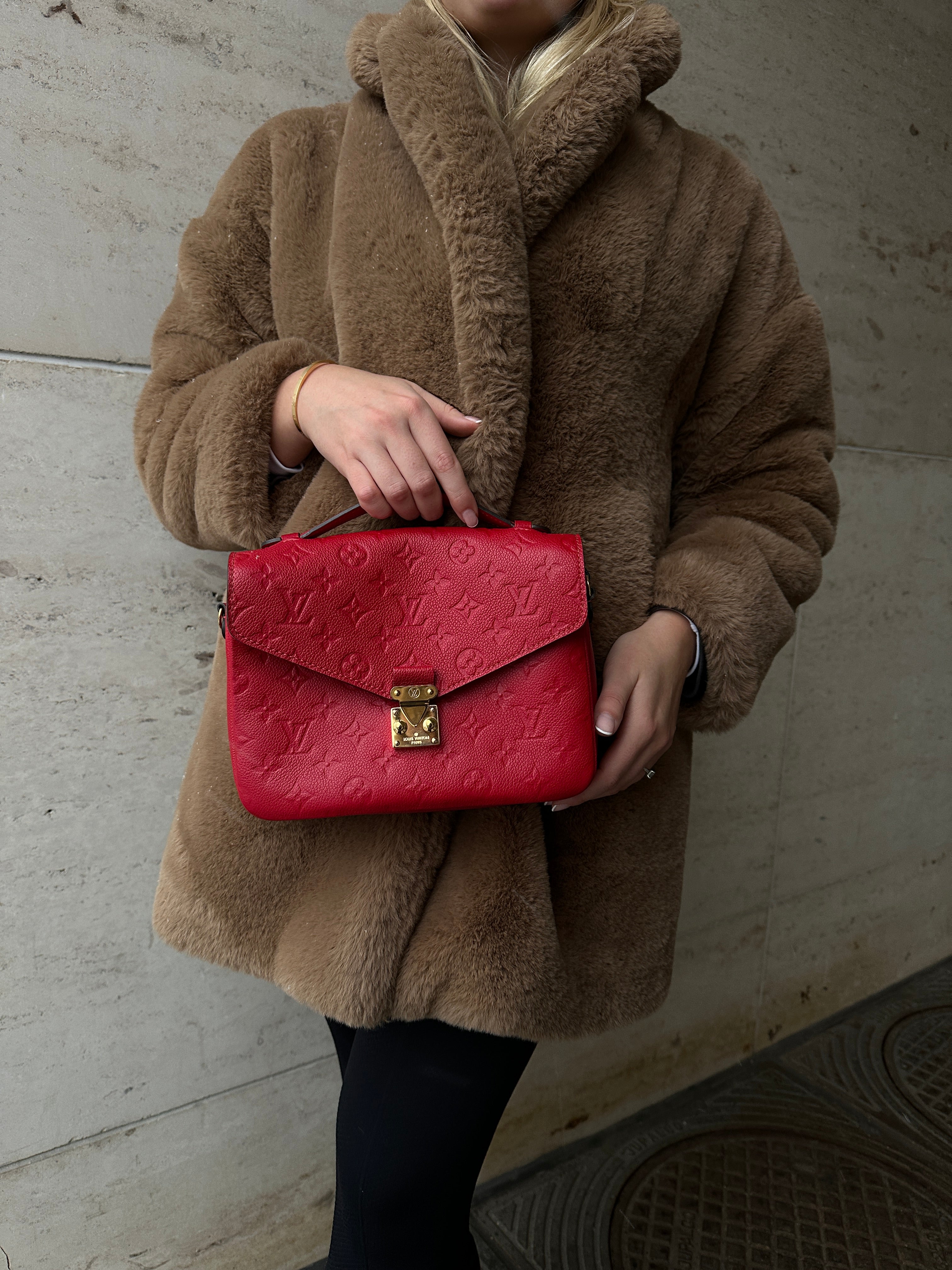 Red Louis Vuitton Pochette Metis Louis Vuitton Pochette Metis