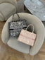 Dior Medium Dior Book Tote Ecru ja Pink Toile de Jouy -kirjonta Medium