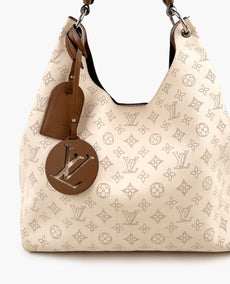 Louis Vuitton Carmel Hobo Mahina Leather Cream