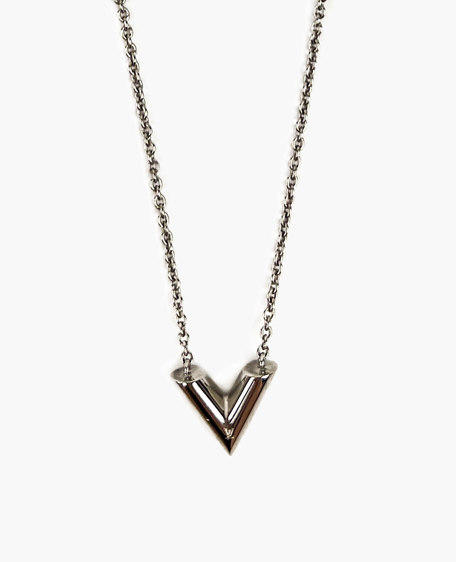 Louis Vuitton Essential V Supple Necklace – Luxury Helsinki
