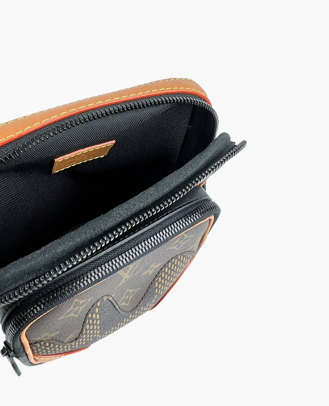 バッグ Louis Vuitton x Nigo Amazone Sling Bag Louis Vuitton Nigo Amazone Sling Bag N40379– TC