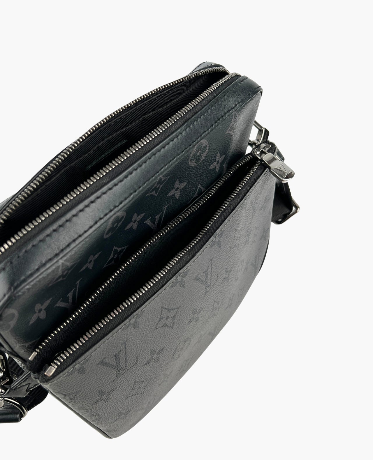 Louis Vuitton Trio Messenger Monogram Graphite – Luxury Helsinki