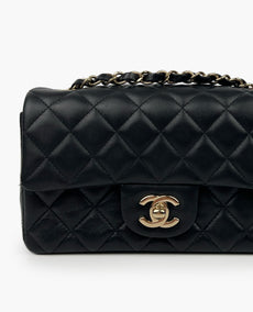 Chanel Mini suorakulmainen musta lampaannahka CHW