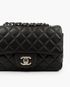 Chanel Mini suorakulmainen tummanharmaa lampaannahka SHW