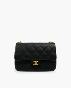 Chanel Caviar tikattu Sweetheart Flap musta