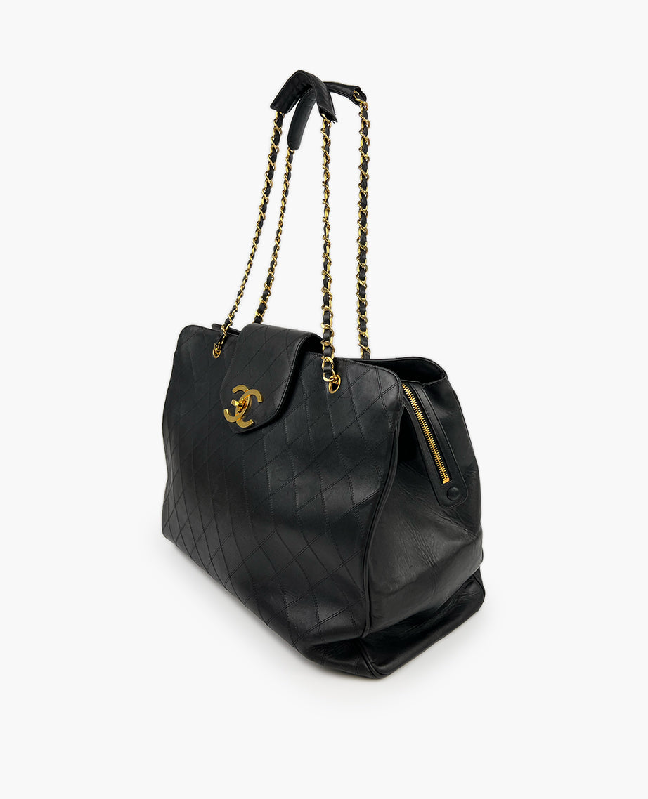 超レア貴重品　CHANEL ヴィンテージ　カクテルbag Chanel Rare Giant XL Supermodel Vintage Tote Black Calfskin 24K