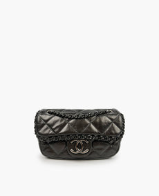 Chanel metallinen ketju Mini Flap Bag RHW ympärillä