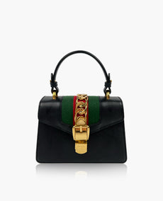 Gucci Sylvie Top Handle musta nahkalaukku